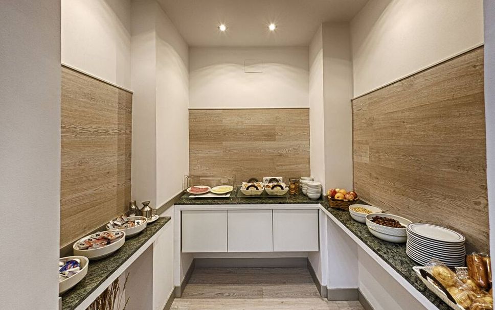 Buffet Photo