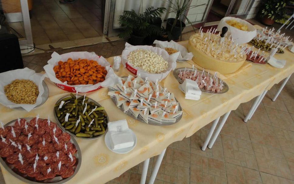 Buffet Photo