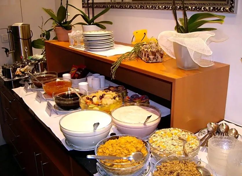Buffet Photo