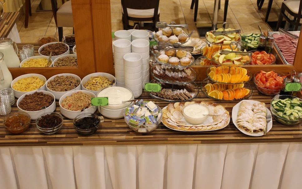 Buffet Photo
